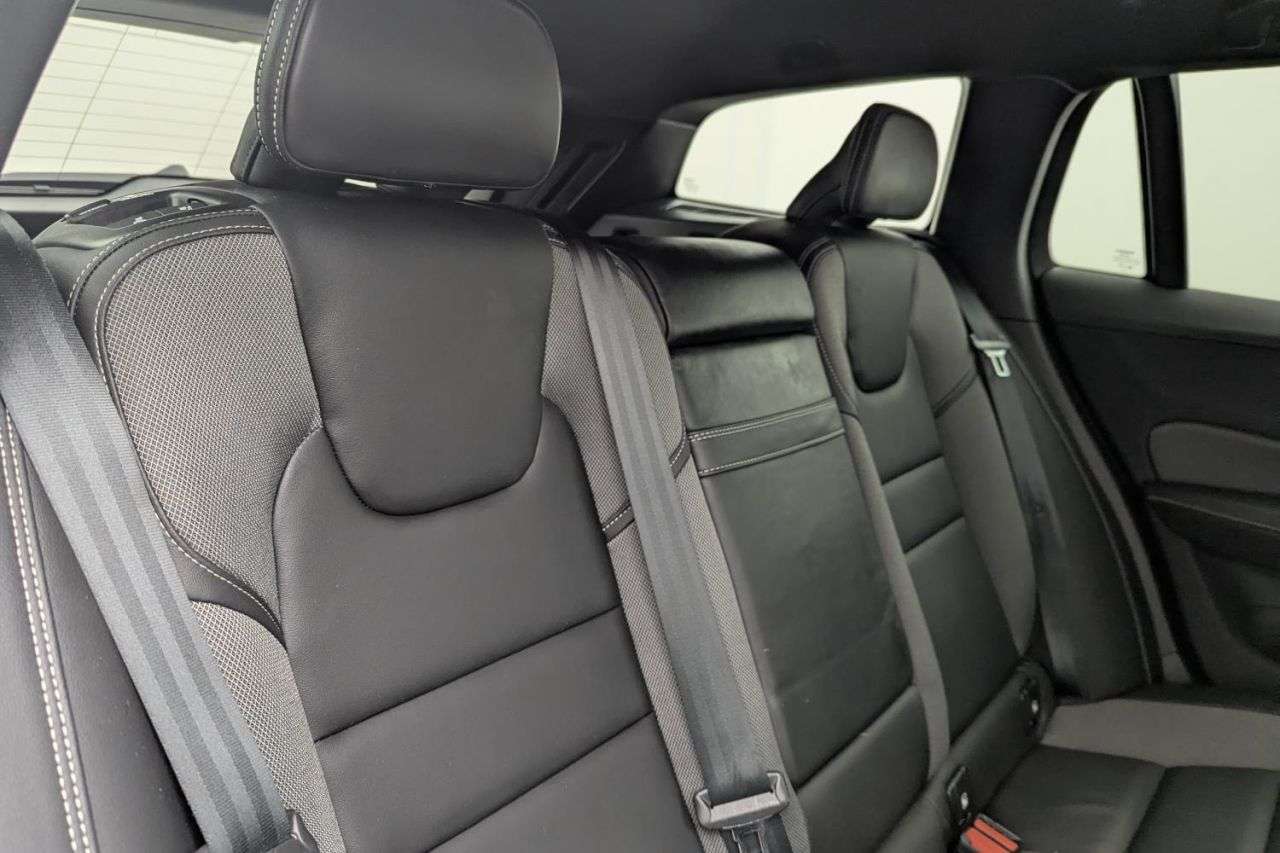 2021 VOLVO V60 2021 VOLVO V60