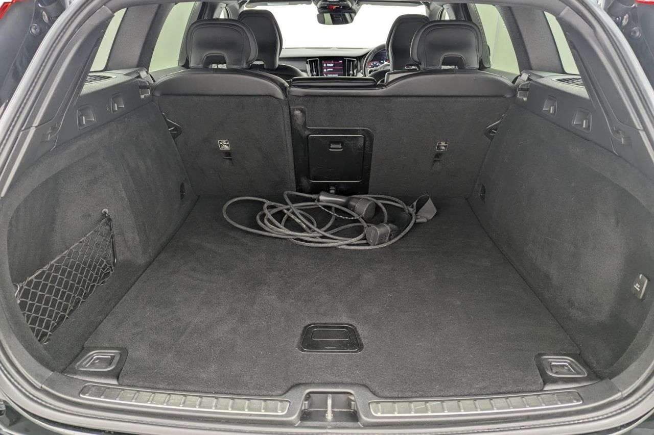 2021 VOLVO V60 2021 VOLVO V60