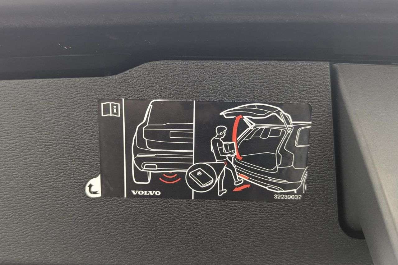 2021 VOLVO V60 2021 VOLVO V60