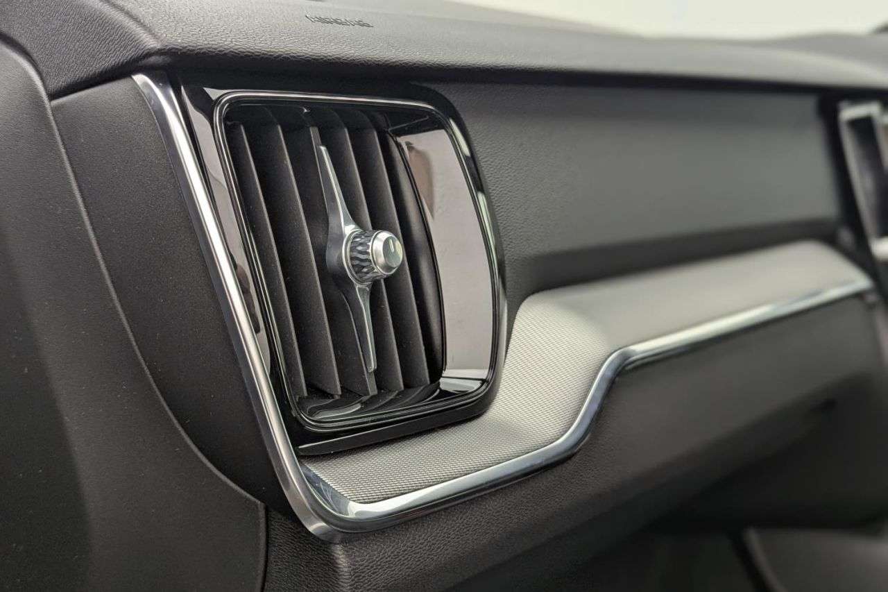 2021 VOLVO V60 2021 VOLVO V60