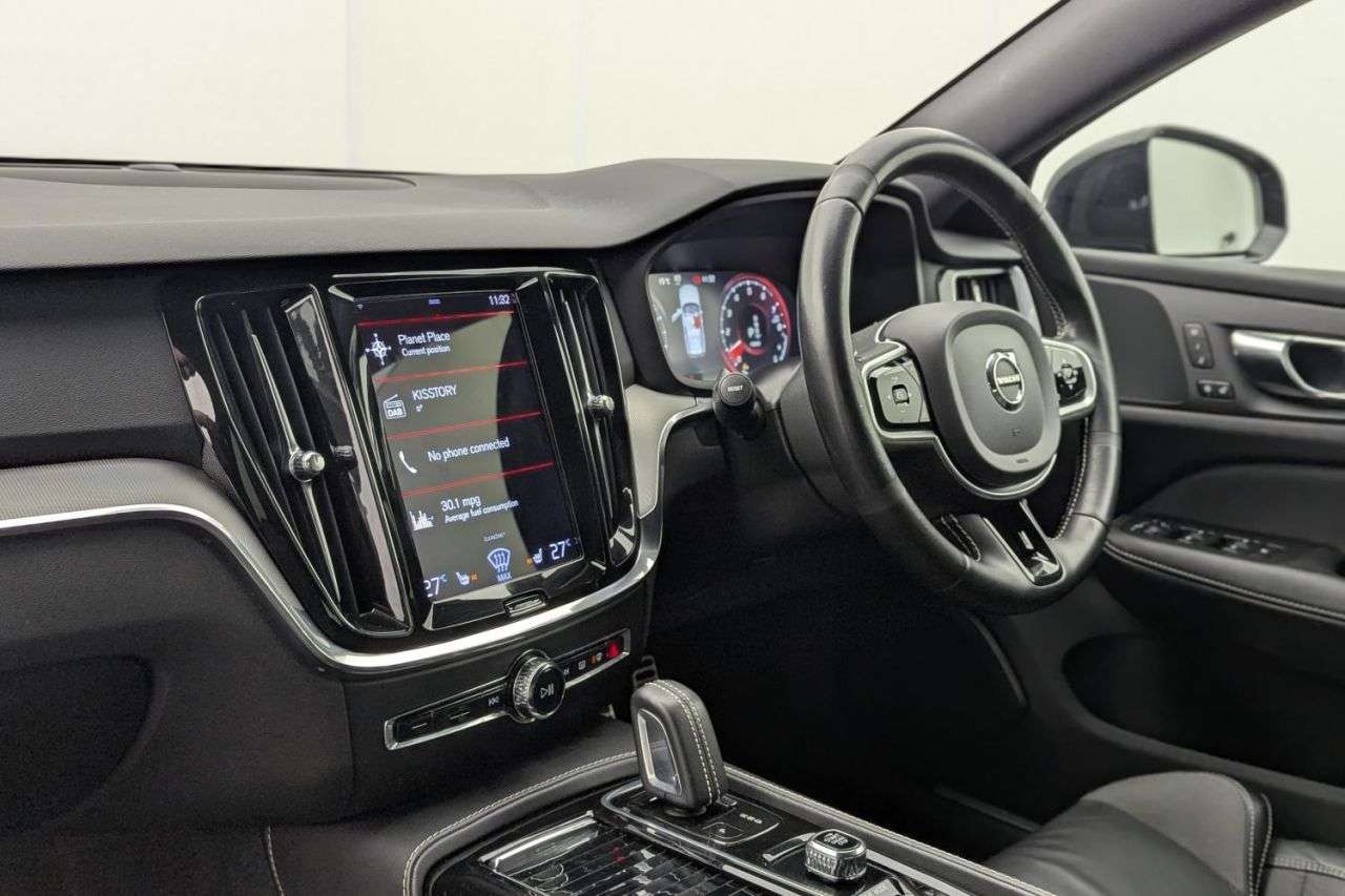 2021 VOLVO V60 2021 VOLVO V60