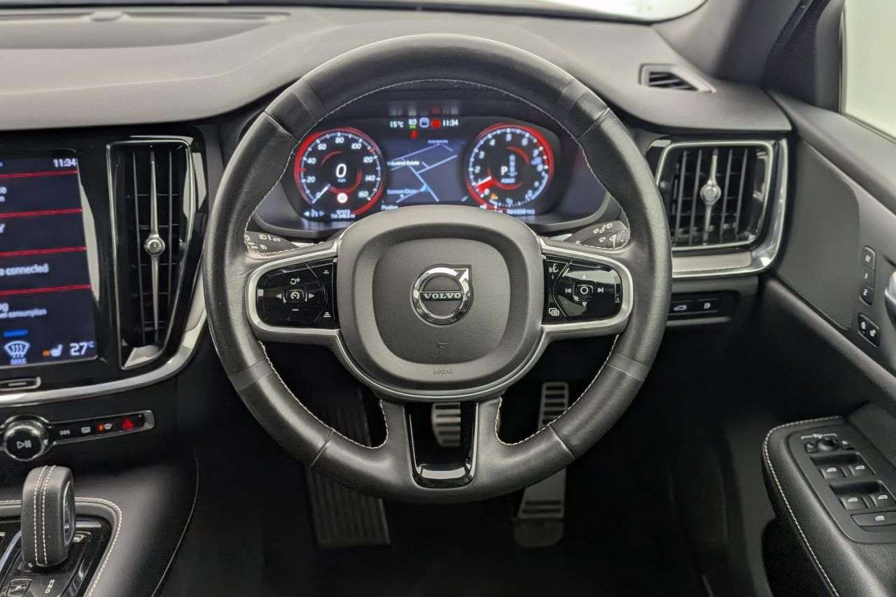 2021 VOLVO V60 2021 VOLVO V60