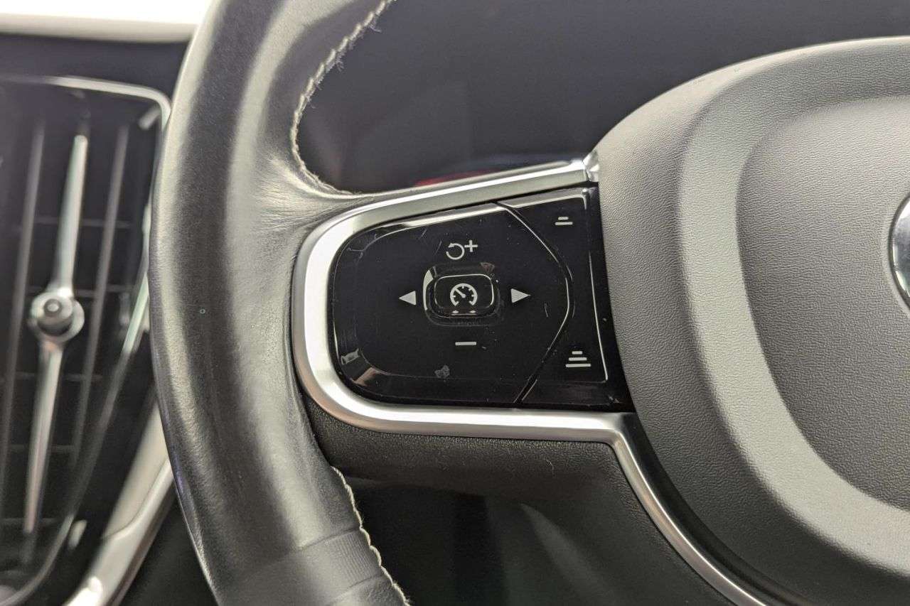 2021 VOLVO V60 2021 VOLVO V60