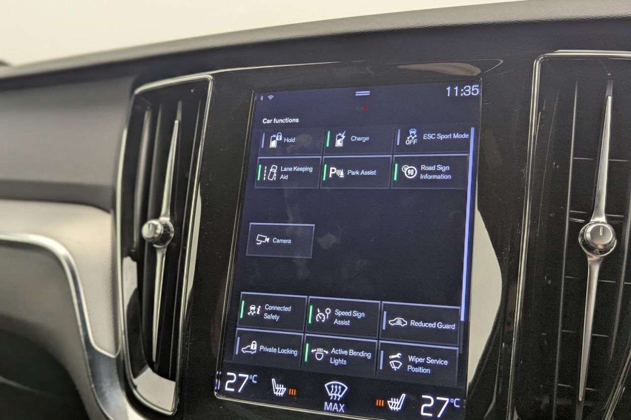 2021 VOLVO V60 2021 VOLVO V60