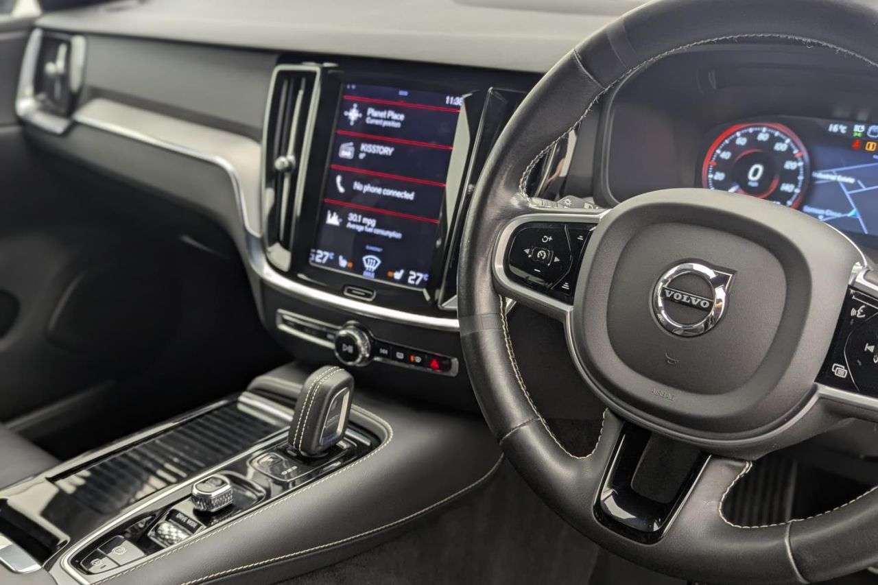 2021 VOLVO V60 2021 VOLVO V60
