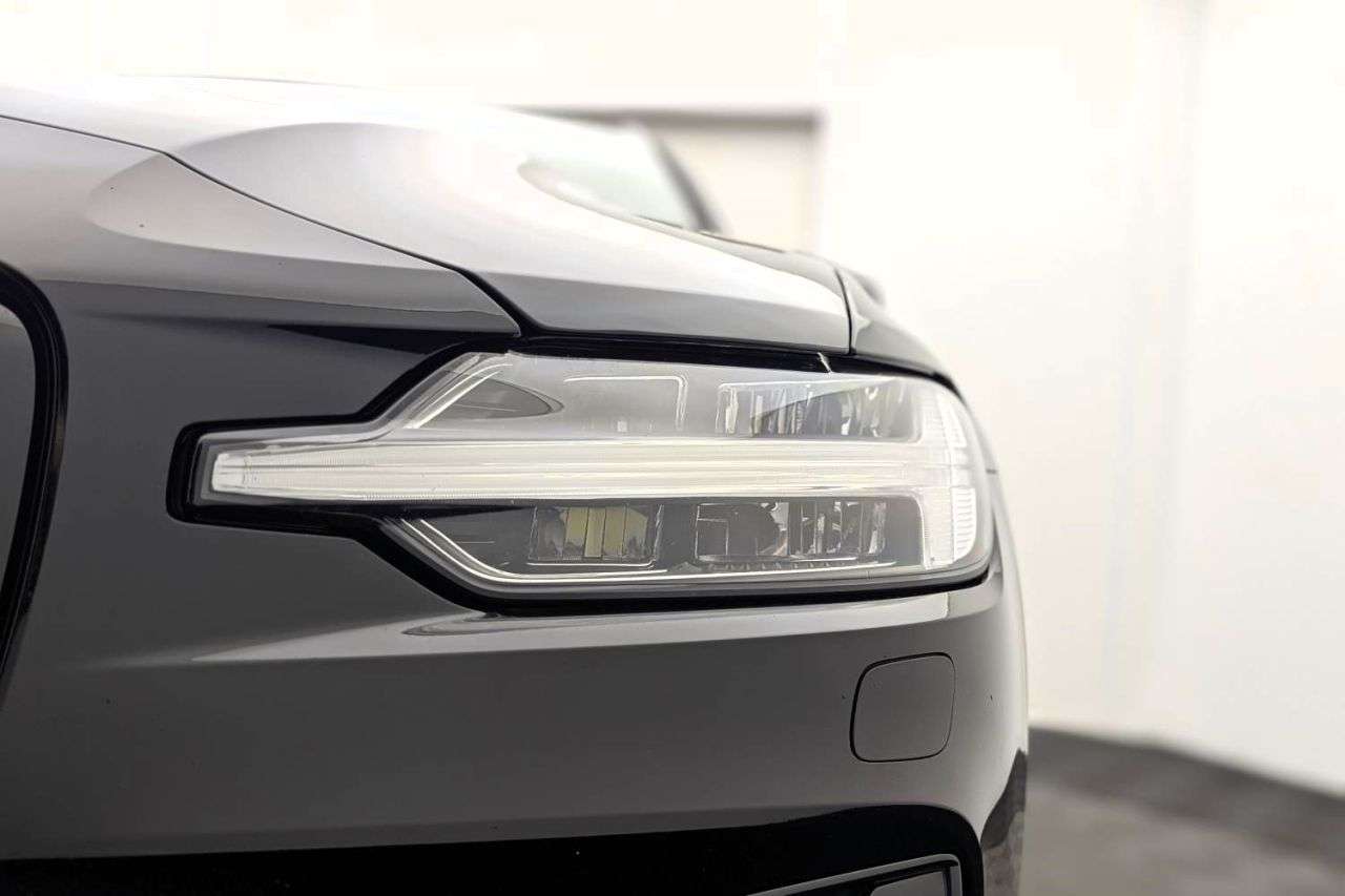 2021 VOLVO V60 2021 VOLVO V60