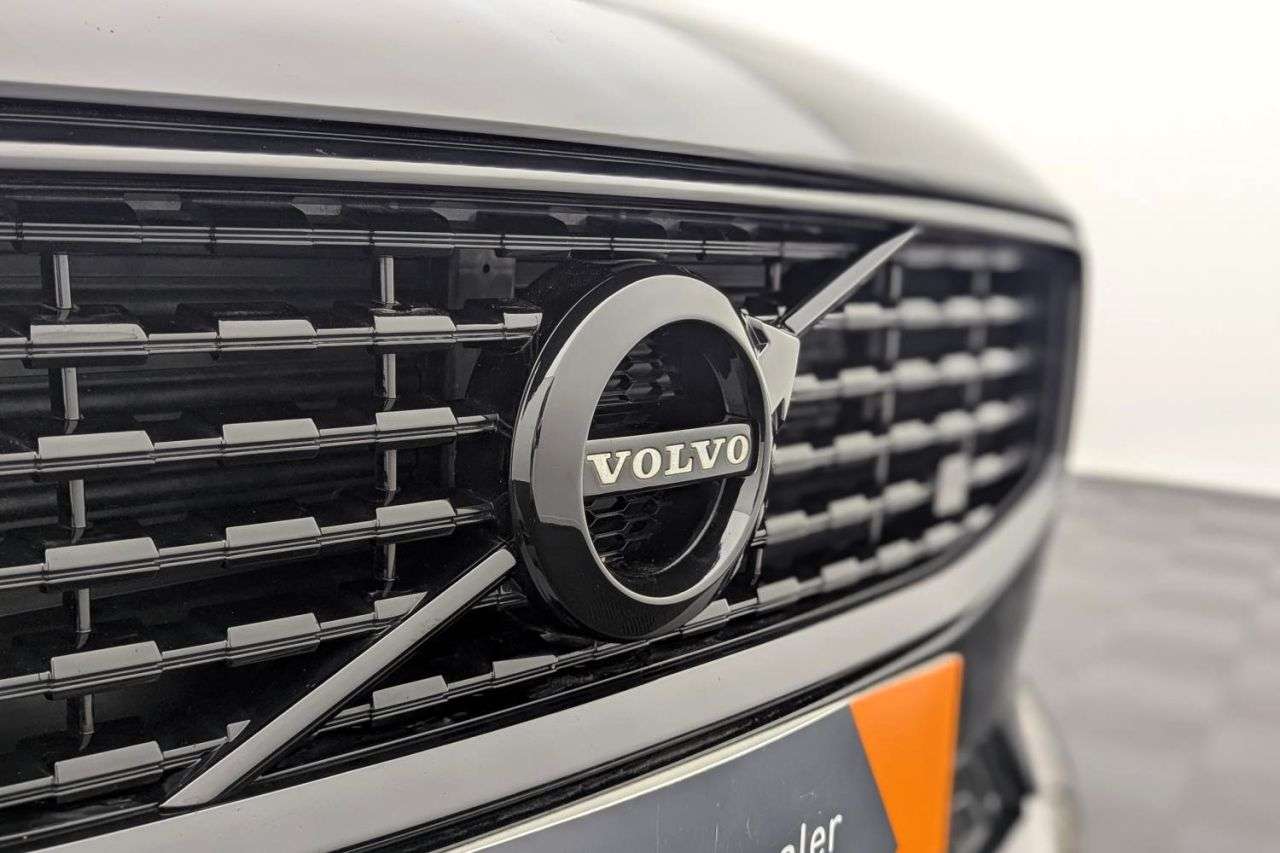 2021 VOLVO V60 2021 VOLVO V60
