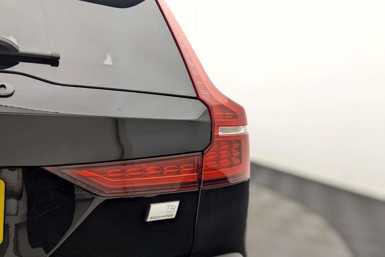 2021 VOLVO V60 2021 VOLVO V60