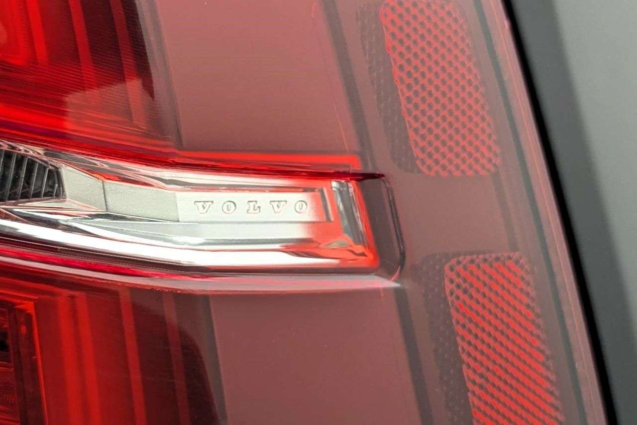 2021 VOLVO V60 2021 VOLVO V60