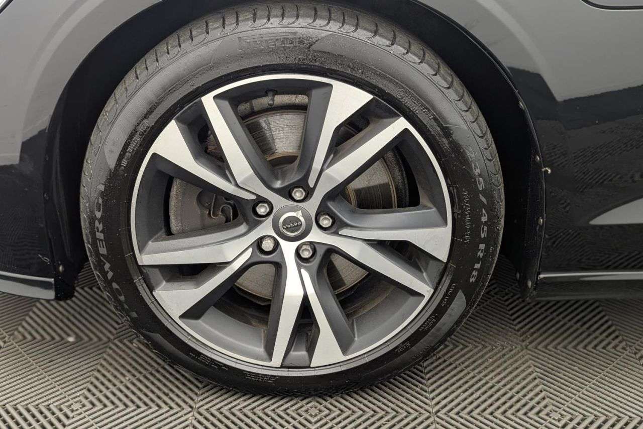 2021 VOLVO V60 2021 VOLVO V60