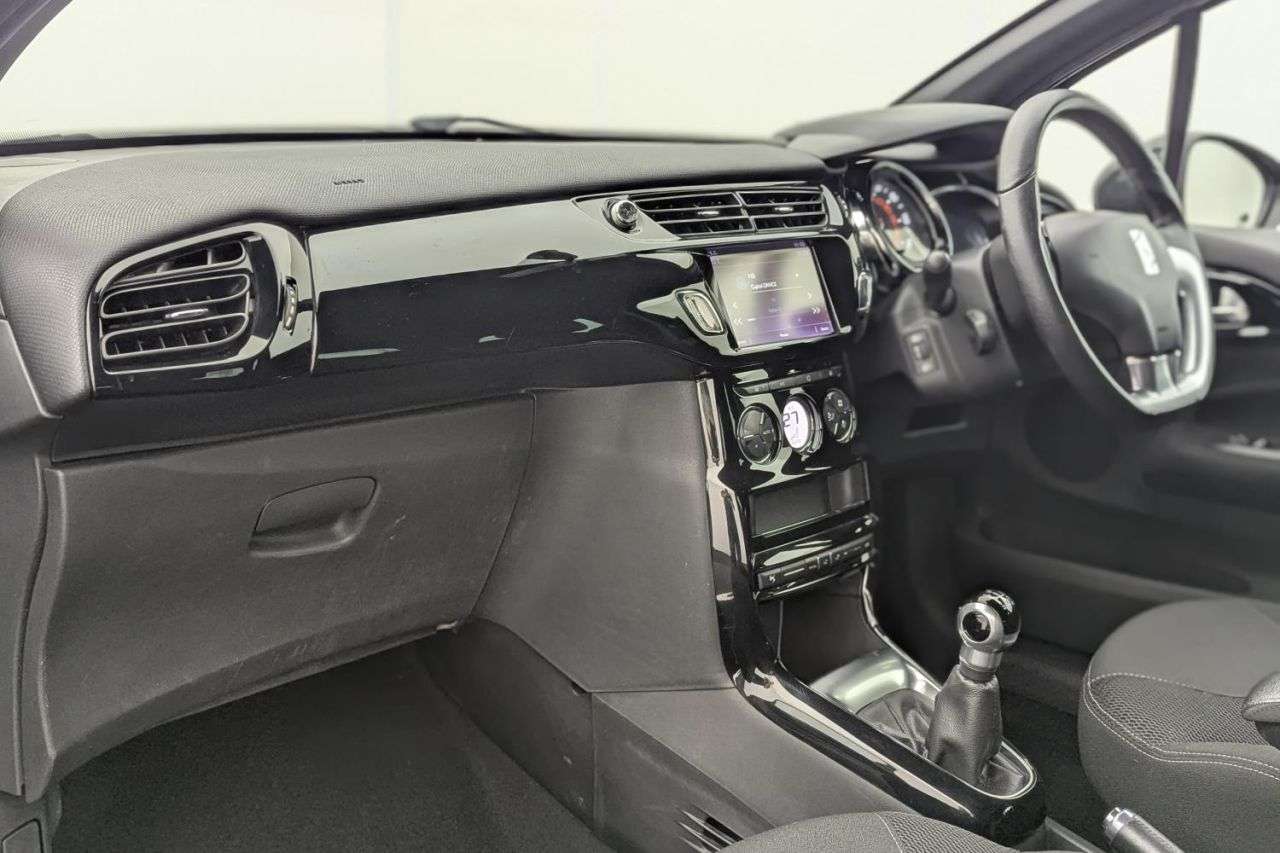 2018 DS AUTOMOBILES DS 3 2018 DS AUTOMOBILES DS 3