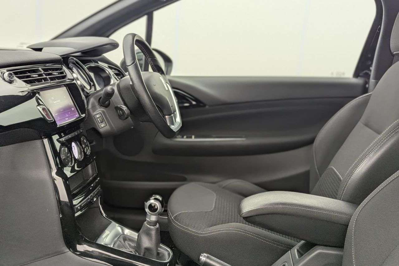 2018 DS AUTOMOBILES DS 3 2018 DS AUTOMOBILES DS 3