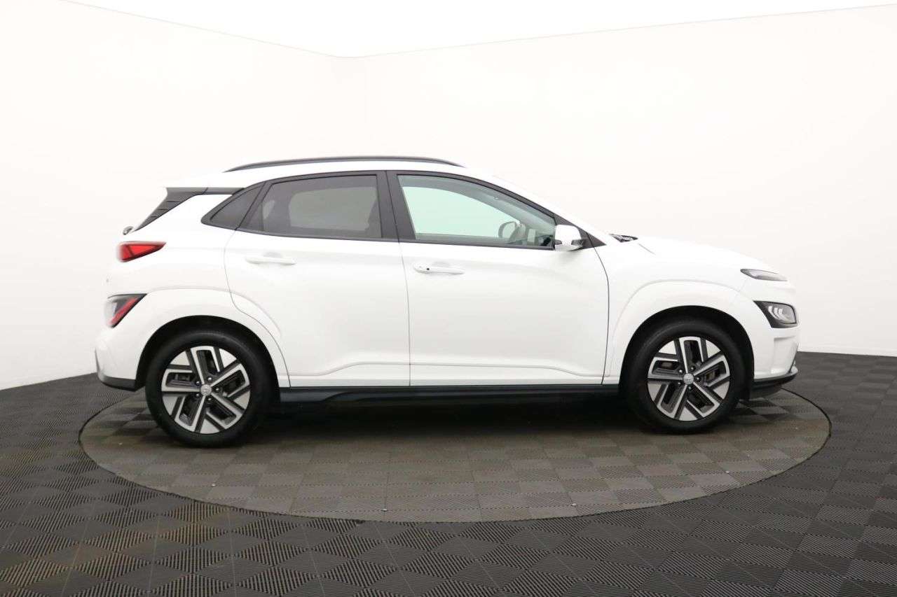 A 2023 HYUNDAI KONA 39kWh Premium SUV 5dr Electric Auto (10.5kW Charger) (136 ps) Award Winning A 2023 HYUNDAI KONA 39kWh Premium SUV 5dr Electric Auto (10.5kW Charger) (136 ps) Award Winning