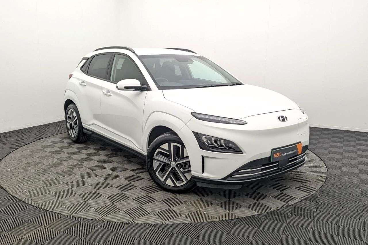 A 2023 HYUNDAI KONA 39kWh Premium SUV 5dr Electric Auto (10.5kW Charger) (136 ps) Award Winning A 2023 HYUNDAI KONA 39kWh Premium SUV 5dr Electric Auto (10.5kW Charger) (136 ps) Award Winning