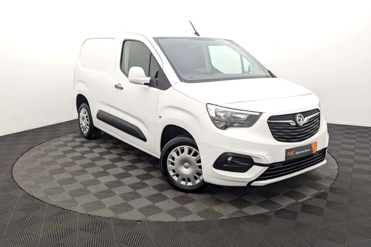 A 2021 VAUXHALL COMBO 1.5 Turbo D 2300 Sportive Panel Van 4dr Diesel Manual L1 H1 Euro 6 (100 ps) A 2021 VAUXHALL COMBO 1.5 Turbo D 2300 Sportive Panel Van 4dr Diesel Manual L1 H1 Euro 6 (100 ps)