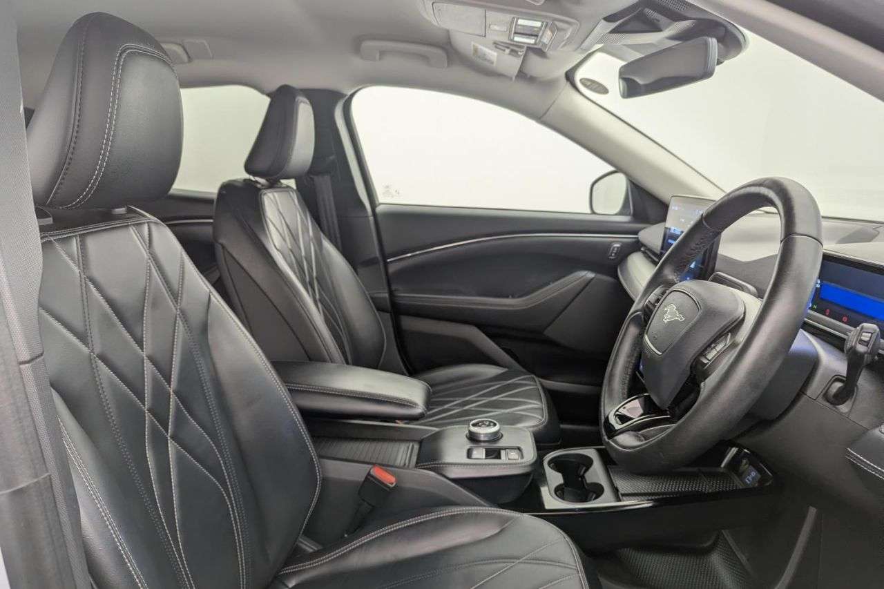 A 2022 FORD MUSTANG MACH-E Standard Range 70kWh SUV 5dr Electric Automatic (269 ps) Award Winning 5 St A 2022 FORD MUSTANG MACH-E Standard Range 70kWh SUV 5dr Electric Automatic (269 ps) Award Winning 5 St