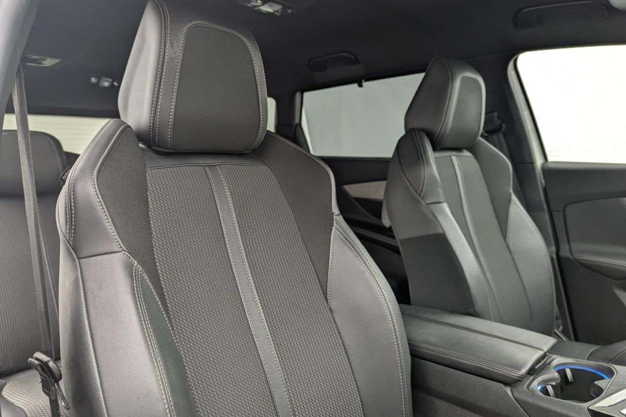 2023 PEUGEOT 5008 2023 PEUGEOT 5008