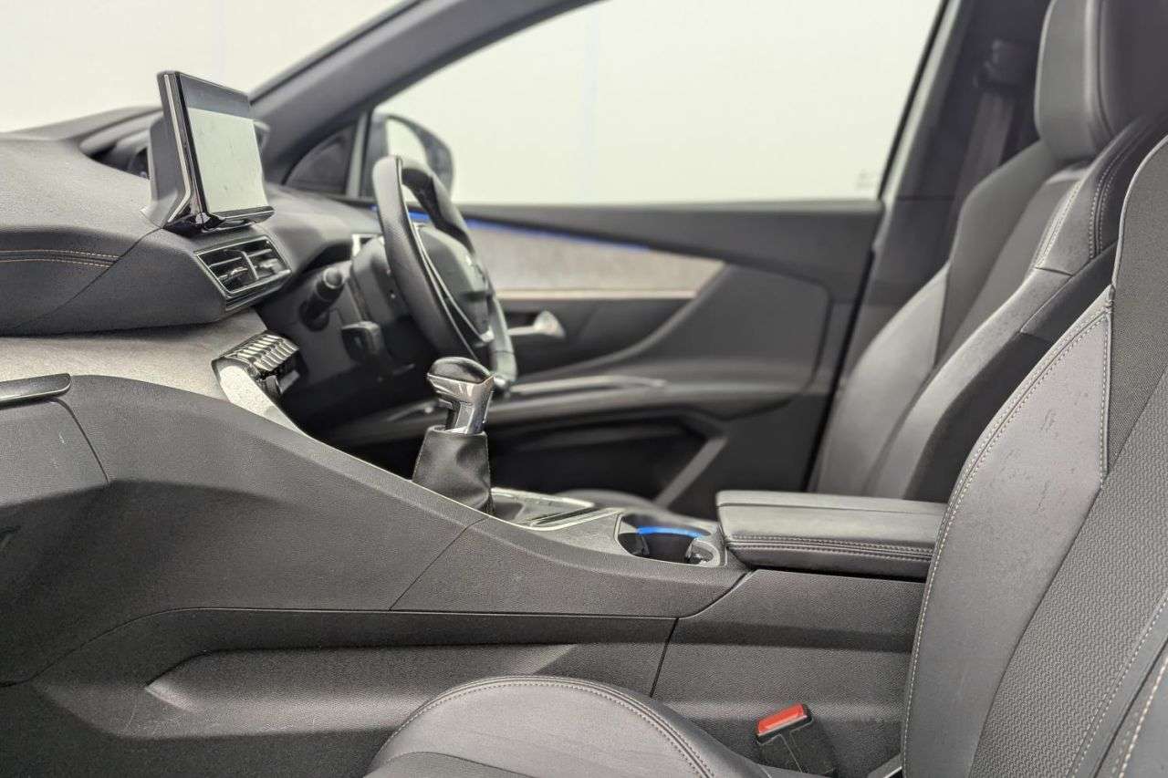 2023 PEUGEOT 5008 2023 PEUGEOT 5008