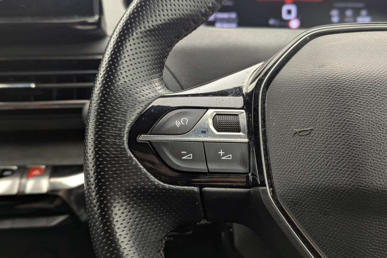 2023 PEUGEOT 5008 2023 PEUGEOT 5008