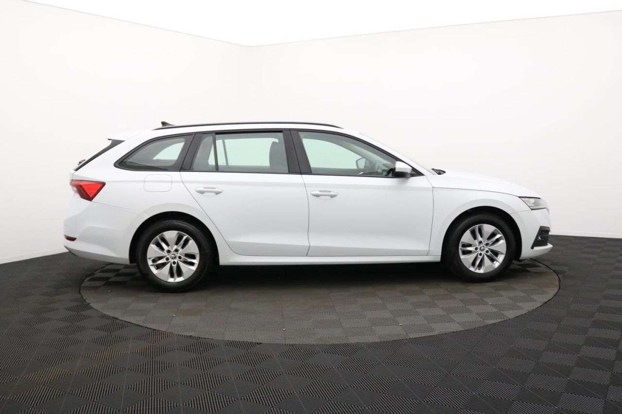 A 2021 SKODA OCTAVIA 1.0 TSI SE Technology Estate 5dr Petrol Manual Euro 6 (s/s) (110 ps) Award A 2021 SKODA OCTAVIA 1.0 TSI SE Technology Estate 5dr Petrol Manual Euro 6 (s/s) (110 ps) Award