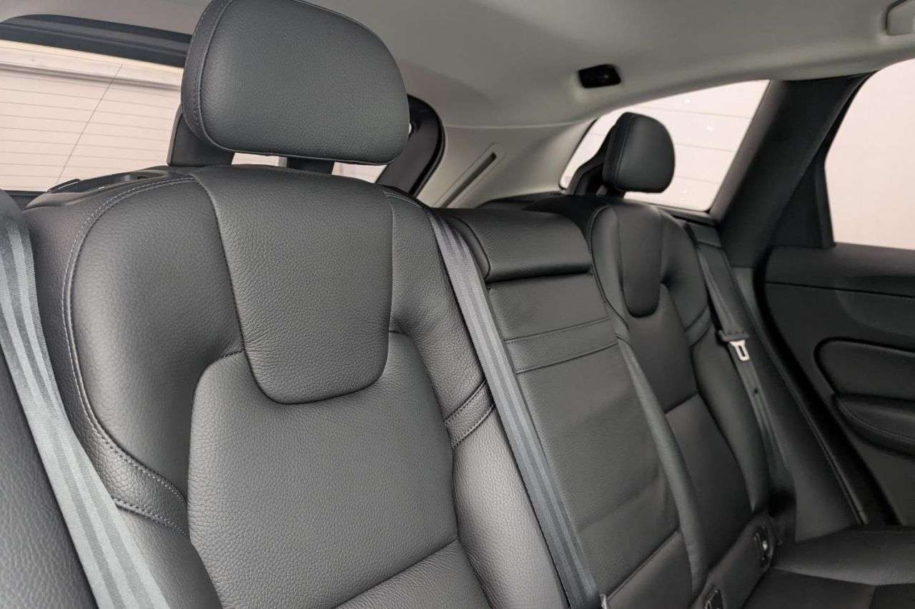 2017 VOLVO XC60 2017 VOLVO XC60