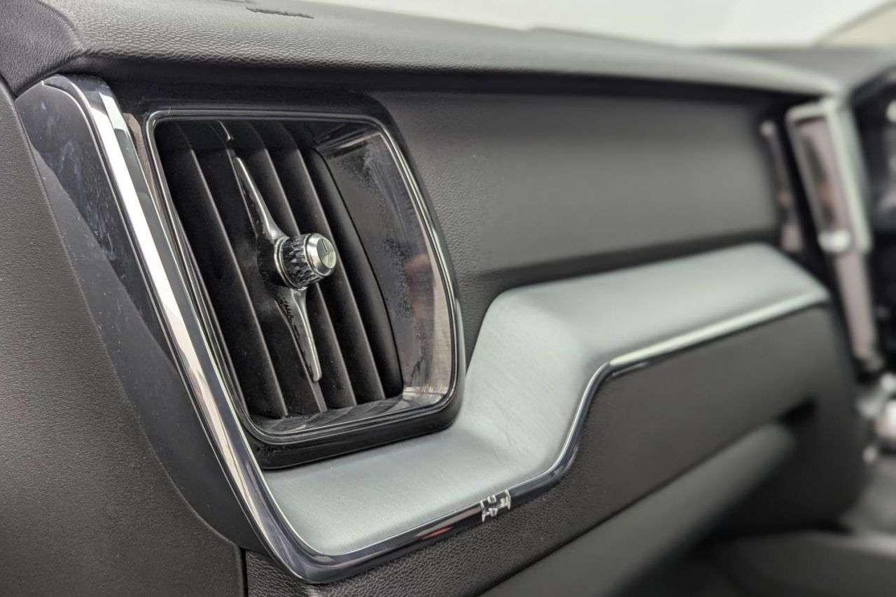 2017 VOLVO XC60 2017 VOLVO XC60