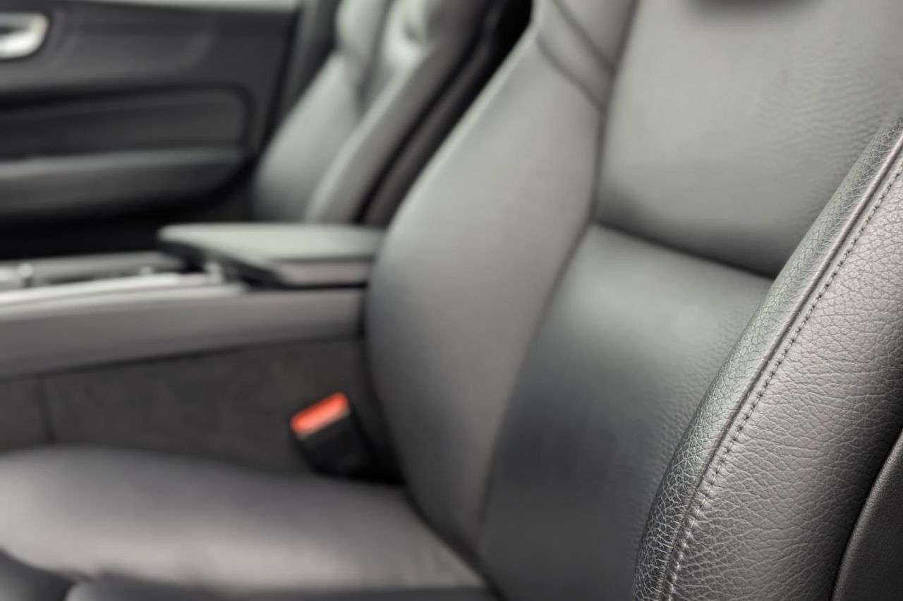 2017 VOLVO XC60 2017 VOLVO XC60