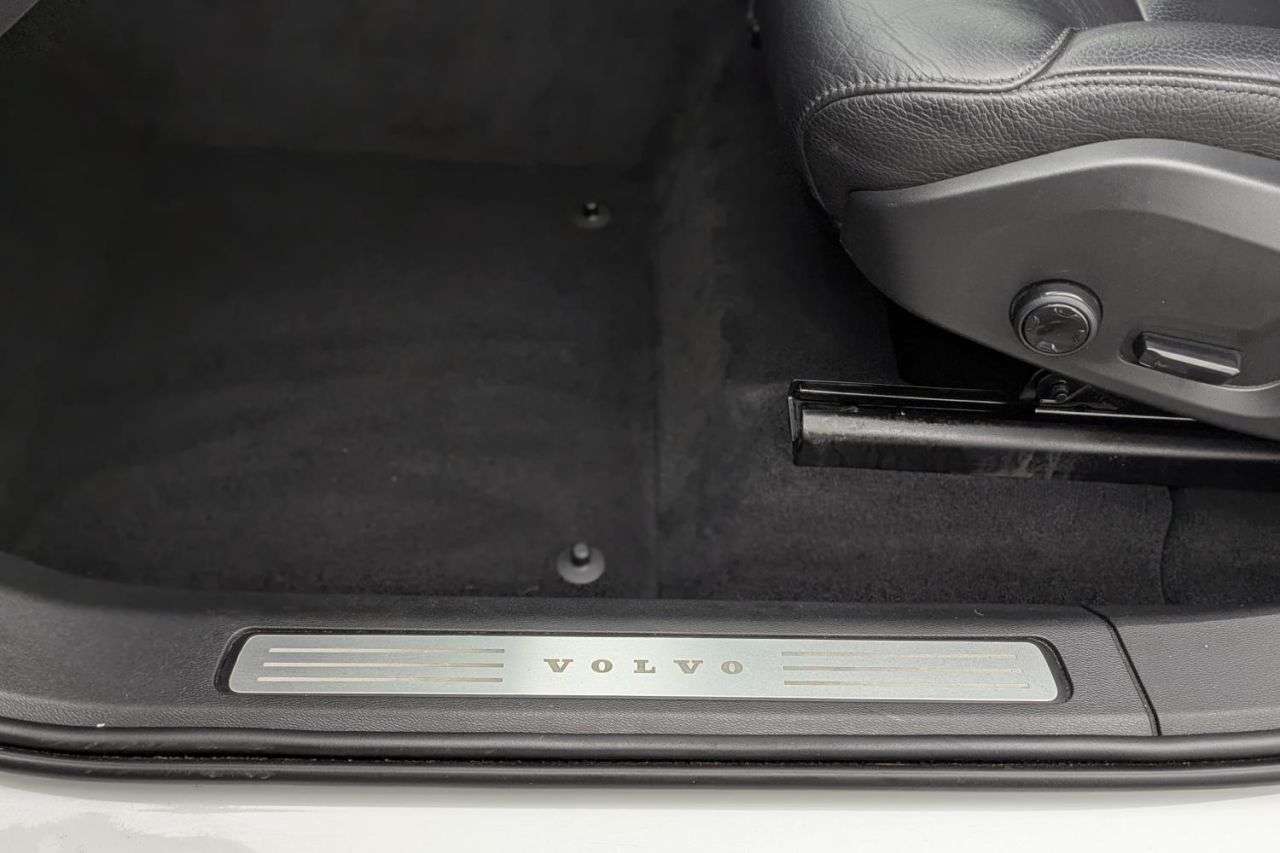 2017 VOLVO XC60 2017 VOLVO XC60