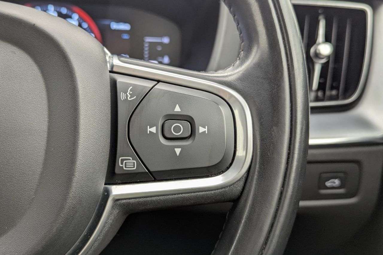 2017 VOLVO XC60 2017 VOLVO XC60