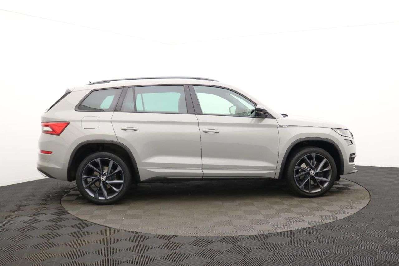 A 2018 SKODA KODIAQ 2.0 TDI SportLine SUV 5dr Diesel DSG 4WD Euro 6 (s/s) (7 Seat) (190 ps) Awa A 2018 SKODA KODIAQ 2.0 TDI SportLine SUV 5dr Diesel DSG 4WD Euro 6 (s/s) (7 Seat) (190 ps) Awa