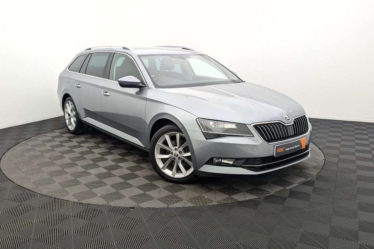 A 2016 SKODA SUPERB 2.0 TSI SE L Executive Estate 5dr Petrol DSG Euro 6 (s/s) (220 ps) Award Wi A 2016 SKODA SUPERB 2.0 TSI SE L Executive Estate 5dr Petrol DSG Euro 6 (s/s) (220 ps) Award Wi