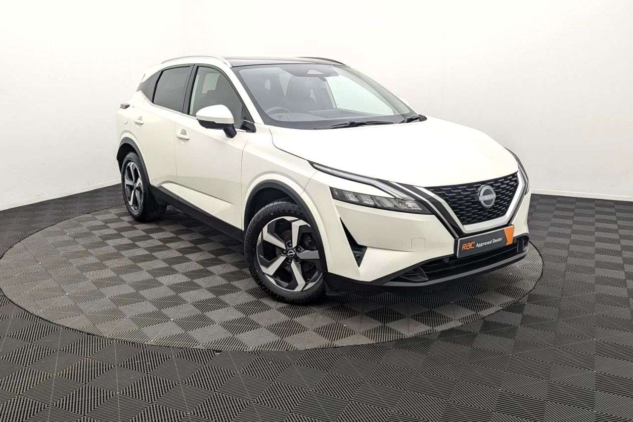 A 2022 NISSAN QASHQAI 1.3 DIG-T MHEV N-Connecta SUV 5dr Petrol Hybrid Manual Euro 6 (s/s) (140 ps A 2022 NISSAN QASHQAI 1.3 DIG-T MHEV N-Connecta SUV 5dr Petrol Hybrid Manual Euro 6 (s/s) (140 ps