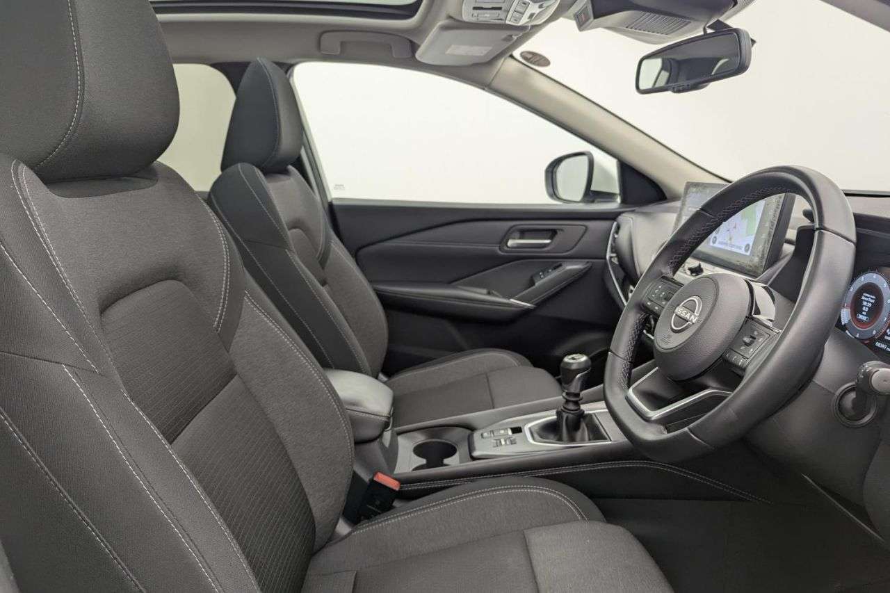 A 2022 NISSAN QASHQAI 1.3 DIG-T MHEV N-Connecta SUV 5dr Petrol Hybrid Manual Euro 6 (s/s) (140 ps A 2022 NISSAN QASHQAI 1.3 DIG-T MHEV N-Connecta SUV 5dr Petrol Hybrid Manual Euro 6 (s/s) (140 ps