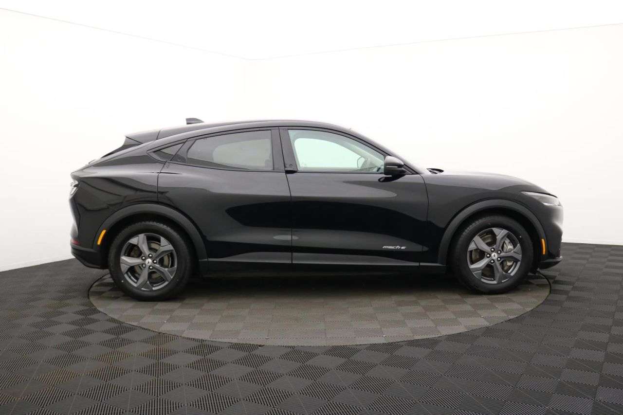 A 2022 FORD MUSTANG MACH-E Standard Range 70kWh SUV 5dr Electric Automatic (269 ps) Award Winning 5 St A 2022 FORD MUSTANG MACH-E Standard Range 70kWh SUV 5dr Electric Automatic (269 ps) Award Winning 5 St