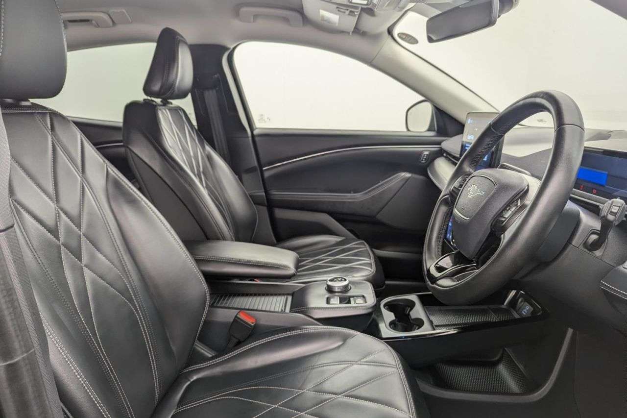 A 2022 FORD MUSTANG MACH-E Standard Range 70kWh SUV 5dr Electric Automatic (269 ps) Award Winning 5 St A 2022 FORD MUSTANG MACH-E Standard Range 70kWh SUV 5dr Electric Automatic (269 ps) Award Winning 5 St