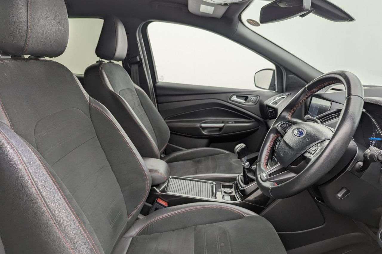 A 2018 FORD KUGA 1.5T EcoBoost GPF ST-Line SUV 5dr Petrol Manual Euro 6 (s/s) (150 ps) Award A 2018 FORD KUGA 1.5T EcoBoost GPF ST-Line SUV 5dr Petrol Manual Euro 6 (s/s) (150 ps) Award