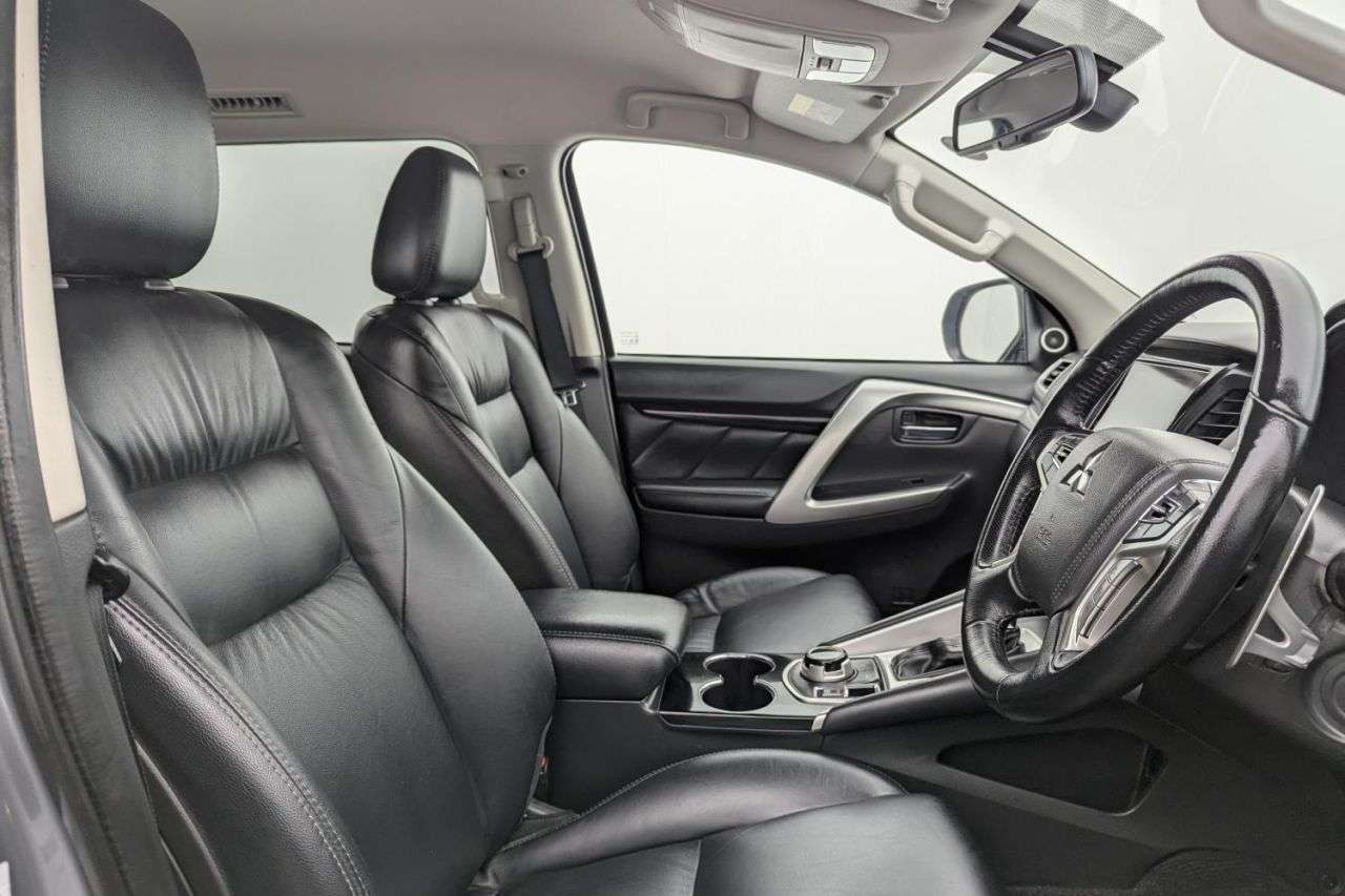 A 2020 MITSUBISHI SHOGUN SPORT 2.4D 4 SUV 5dr Diesel Auto 4WD Euro 6 (181 ps) Award Winning 5 Star Dealers A 2020 MITSUBISHI SHOGUN SPORT 2.4D 4 SUV 5dr Diesel Auto 4WD Euro 6 (181 ps) Award Winning 5 Star Dealers