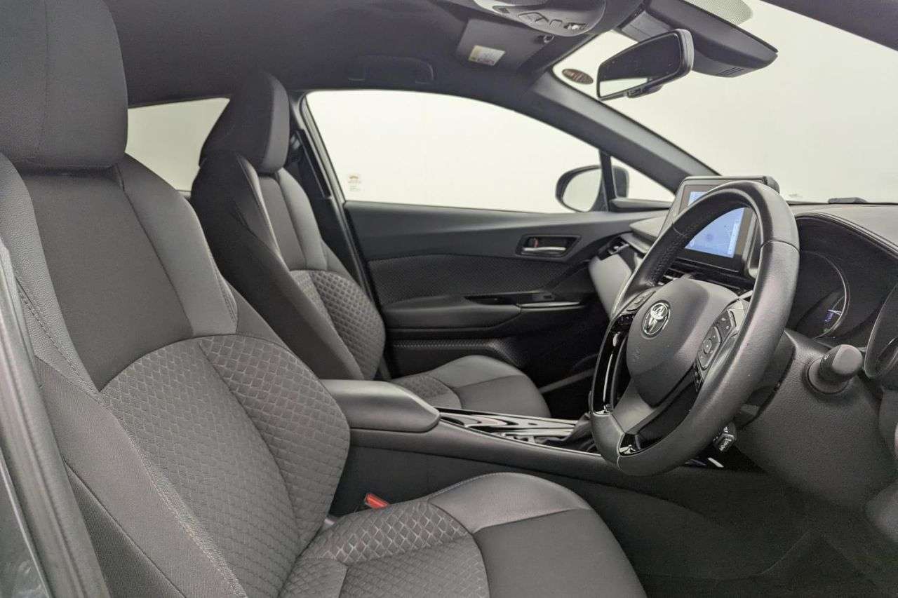 A 2022 TOYOTA C-HR 1.8 VVT-h GPF Design SUV 5dr Petrol Hybrid CVT Euro 6 (s/s) (122 ps) Award A 2022 TOYOTA C-HR 1.8 VVT-h GPF Design SUV 5dr Petrol Hybrid CVT Euro 6 (s/s) (122 ps) Award