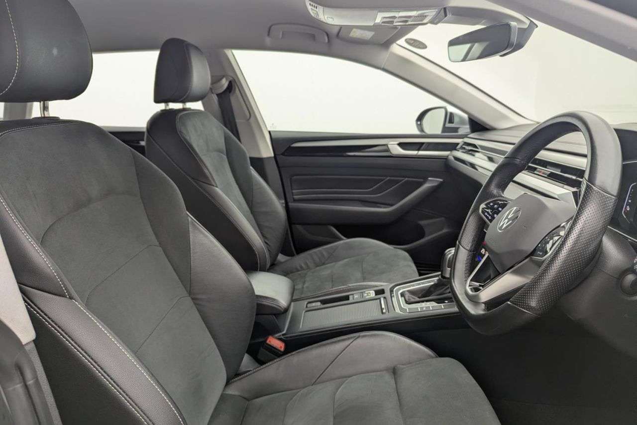 A 2023 VOLKSWAGEN ARTEON 1.4 TSI 13kWh Elegance Shooting Brake 5dr Petrol Plug-in Hybrid DSG Euro 6 A 2023 VOLKSWAGEN ARTEON 1.4 TSI 13kWh Elegance Shooting Brake 5dr Petrol Plug-in Hybrid DSG Euro 6