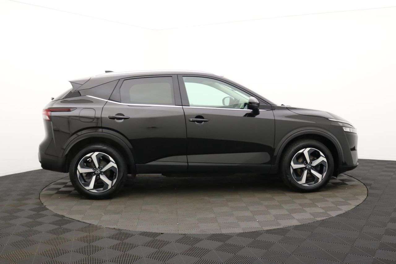 A 2022 NISSAN QASHQAI 1.3 DIG-T MHEV N-Connecta SUV 5dr Petrol Hybrid Manual Euro 6 (s/s) (140 ps A 2022 NISSAN QASHQAI 1.3 DIG-T MHEV N-Connecta SUV 5dr Petrol Hybrid Manual Euro 6 (s/s) (140 ps