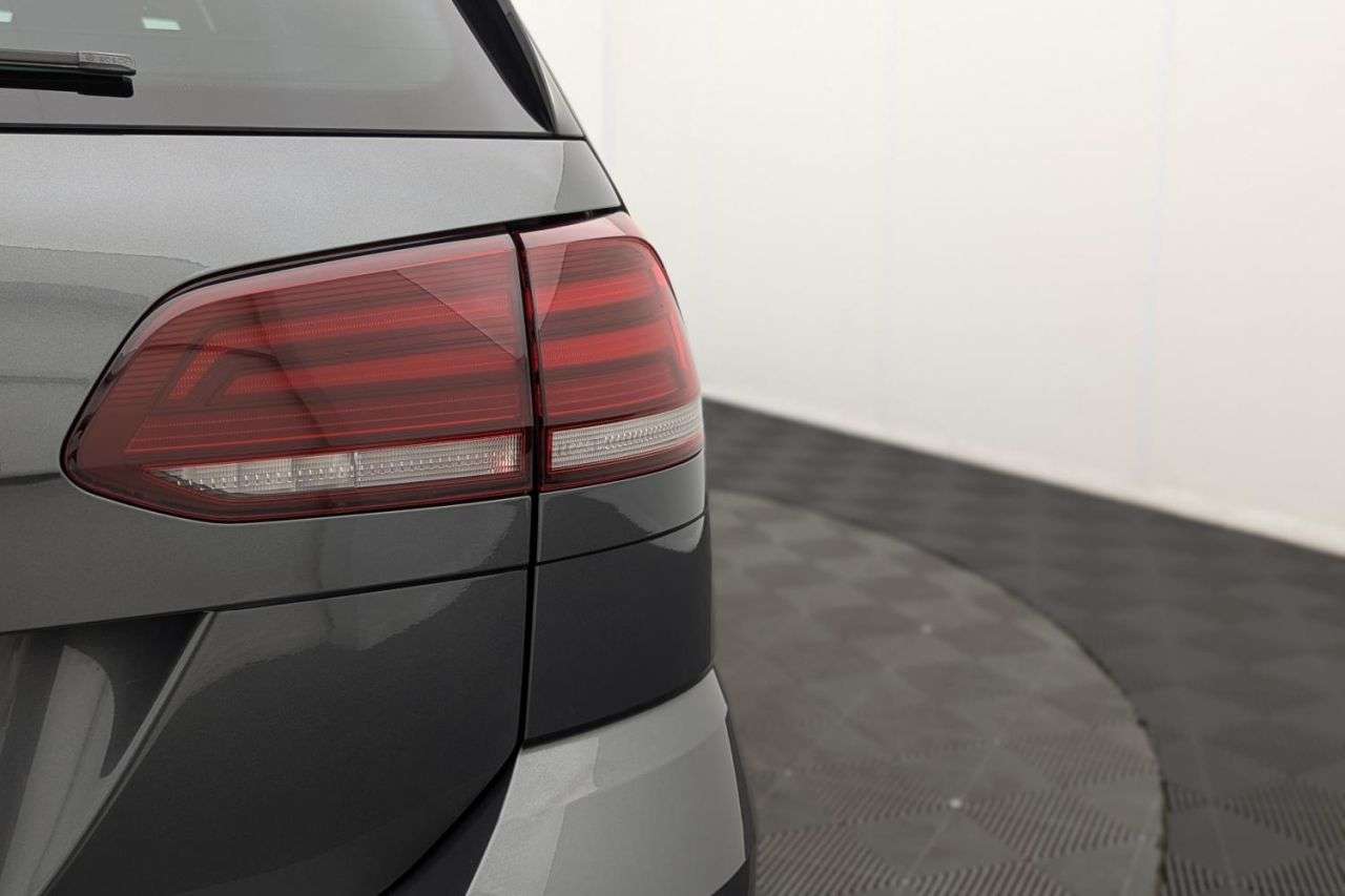 2018 VOLKSWAGEN GOLF 2018 VOLKSWAGEN GOLF
