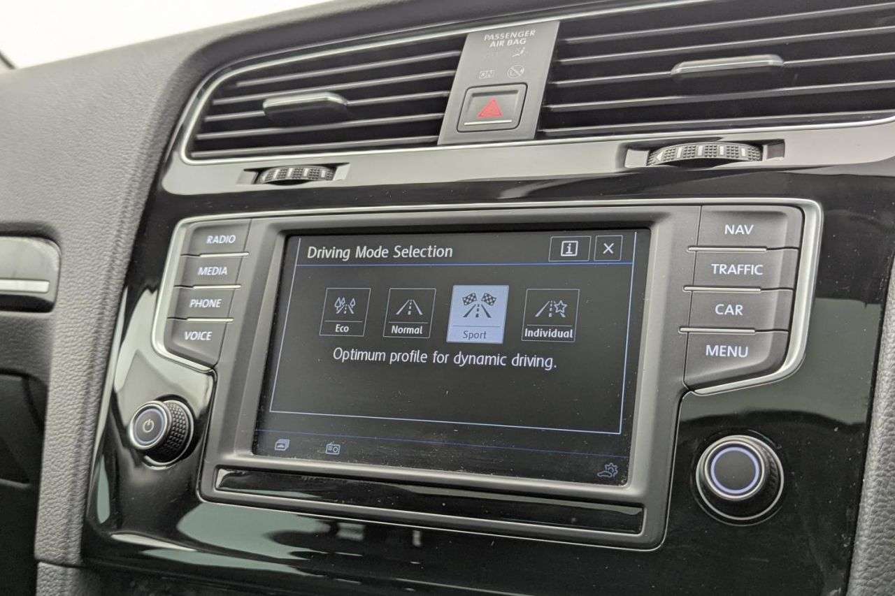 2016 VOLKSWAGEN GOLF 2016 VOLKSWAGEN GOLF