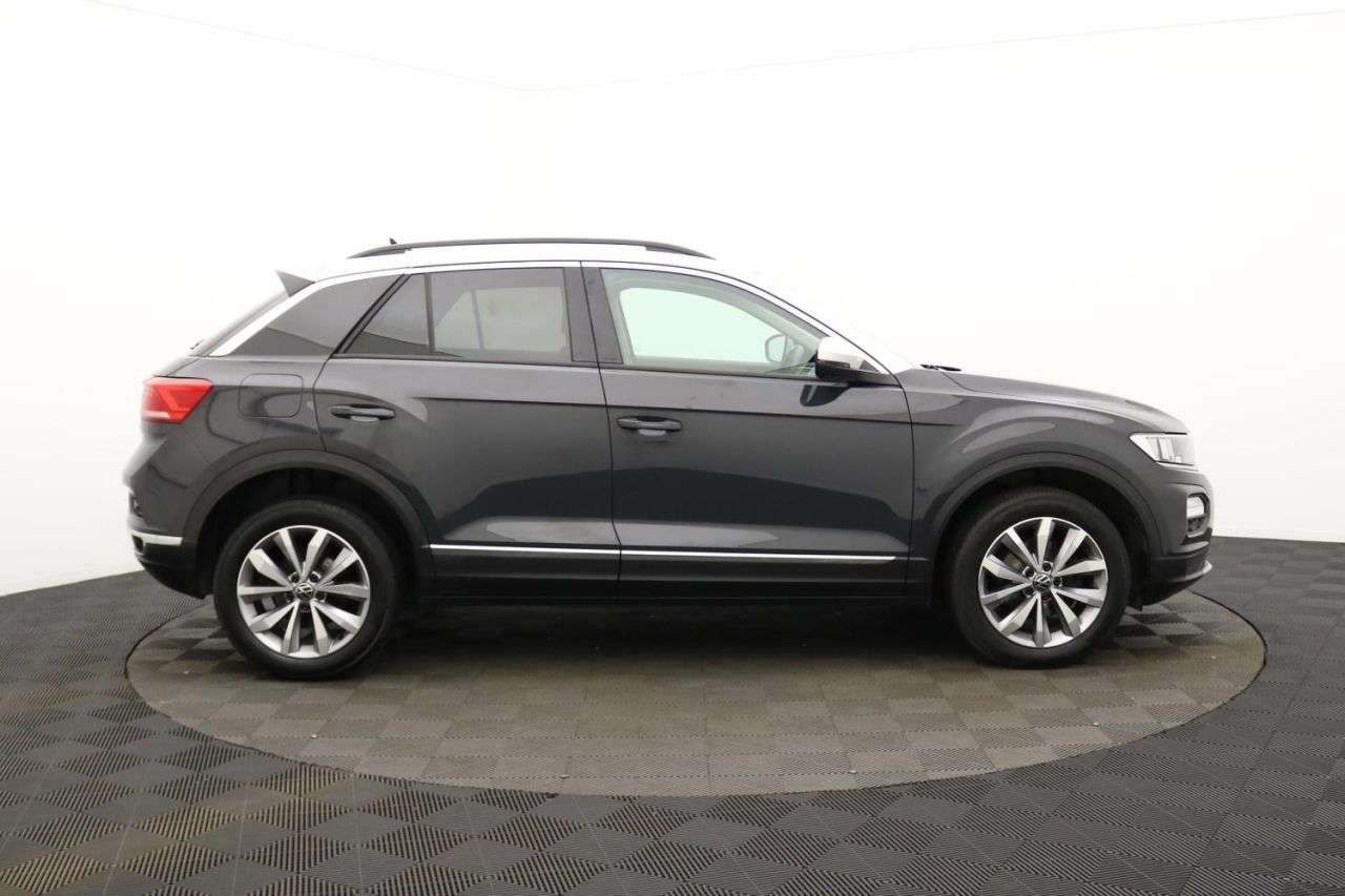 A 2021 VOLKSWAGEN T-ROC 1.0 TSI Design SUV 5dr Petrol Manual Euro 6 (s/s) (110 ps) Award Winning 5 A 2021 VOLKSWAGEN T-ROC 1.0 TSI Design SUV 5dr Petrol Manual Euro 6 (s/s) (110 ps) Award Winning 5