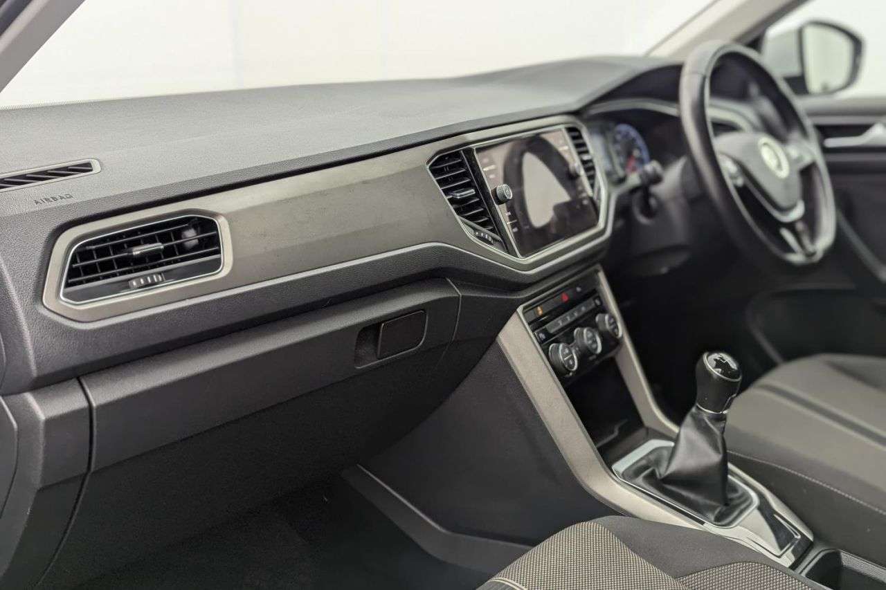 2021 VOLKSWAGEN T-ROC 2021 VOLKSWAGEN T-ROC