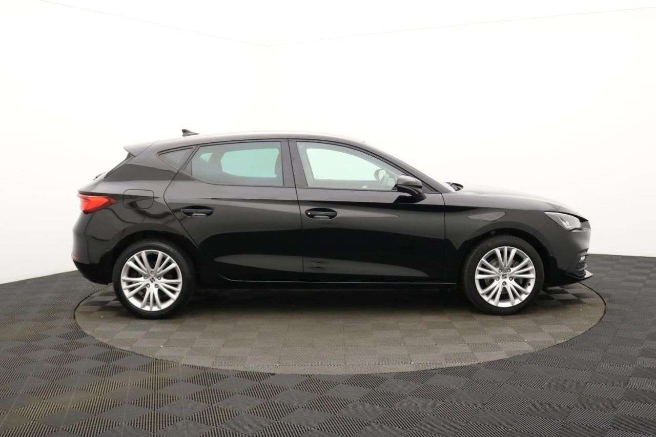 A 2021 SEAT LEON 1.0 TSI EVO SE Dynamic Hatchback 5dr Petrol Manual Euro 6 (s/s) (110 ps) Aw A 2021 SEAT LEON 1.0 TSI EVO SE Dynamic Hatchback 5dr Petrol Manual Euro 6 (s/s) (110 ps) Aw