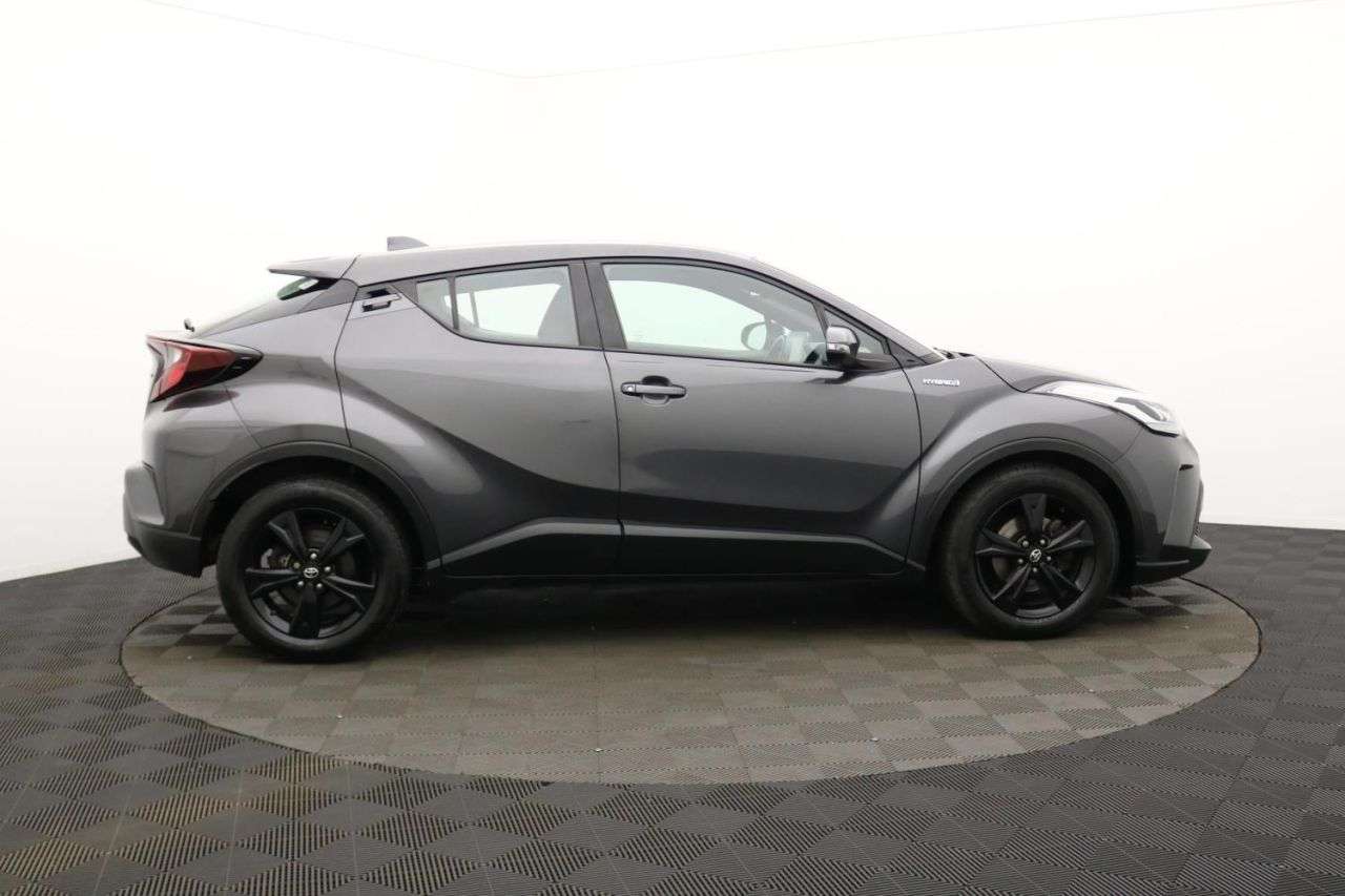 A 2022 TOYOTA C-HR 1.8 VVT-h GPF Icon SUV 5dr Petrol Hybrid CVT Euro 6 (s/s) (122 ps) Award Wi A 2022 TOYOTA C-HR 1.8 VVT-h GPF Icon SUV 5dr Petrol Hybrid CVT Euro 6 (s/s) (122 ps) Award Wi
