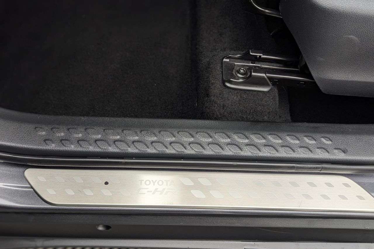 2022 TOYOTA C-HR 2022 TOYOTA C-HR