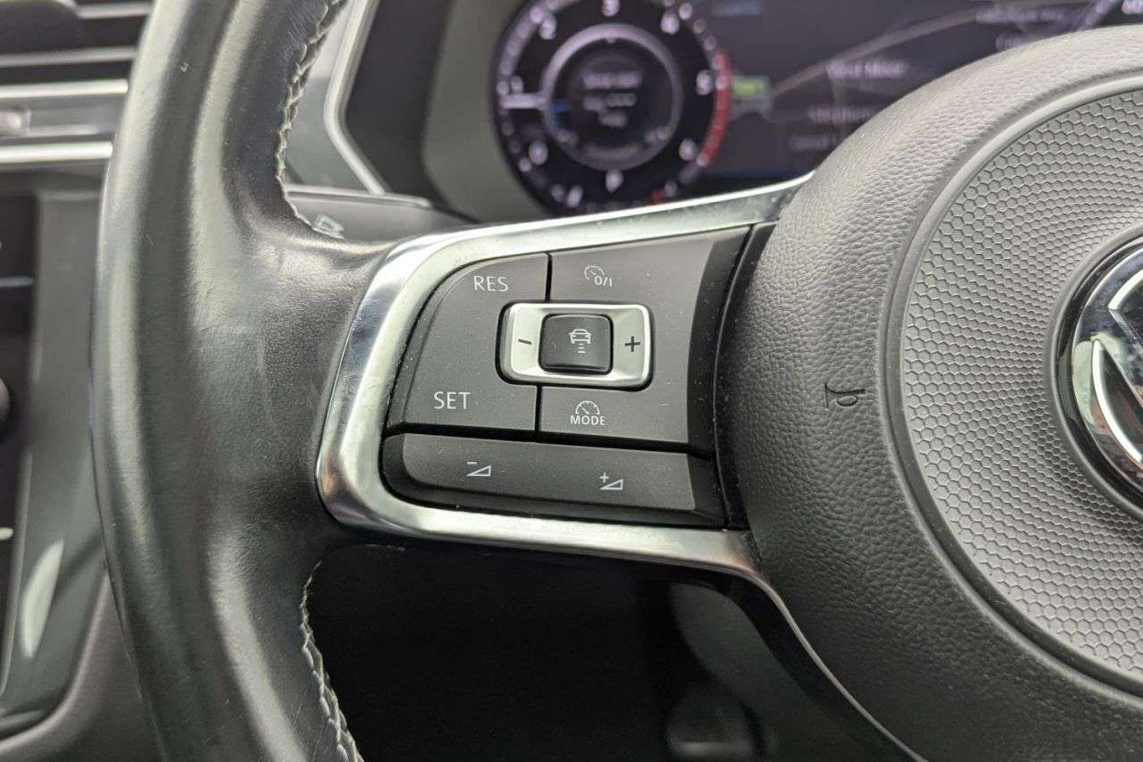 2018 VOLKSWAGEN TIGUAN 2018 VOLKSWAGEN TIGUAN