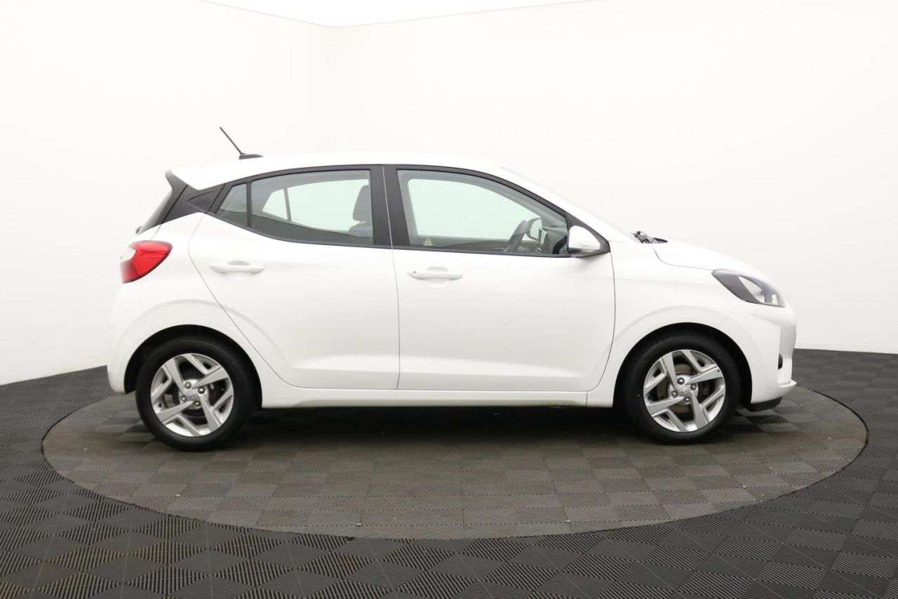 A 2023 HYUNDAI I10 1.0 SE Connect Hatchback 5dr Petrol Manual Euro 6 (s/s) (67 ps) Award Winni A 2023 HYUNDAI I10 1.0 SE Connect Hatchback 5dr Petrol Manual Euro 6 (s/s) (67 ps) Award Winni