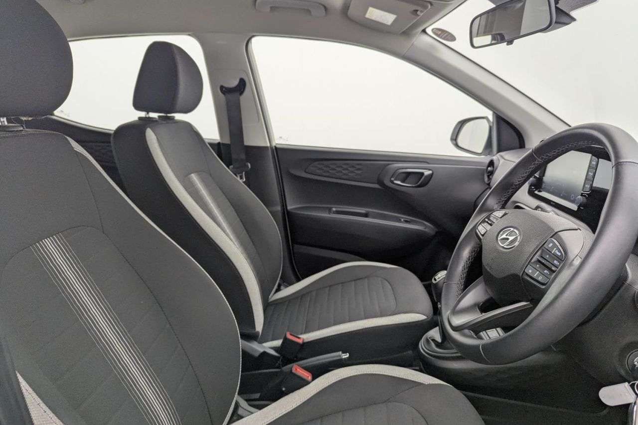 A 2023 HYUNDAI I10 1.0 SE Connect Hatchback 5dr Petrol Manual Euro 6 (s/s) (67 ps) Award Winni A 2023 HYUNDAI I10 1.0 SE Connect Hatchback 5dr Petrol Manual Euro 6 (s/s) (67 ps) Award Winni
